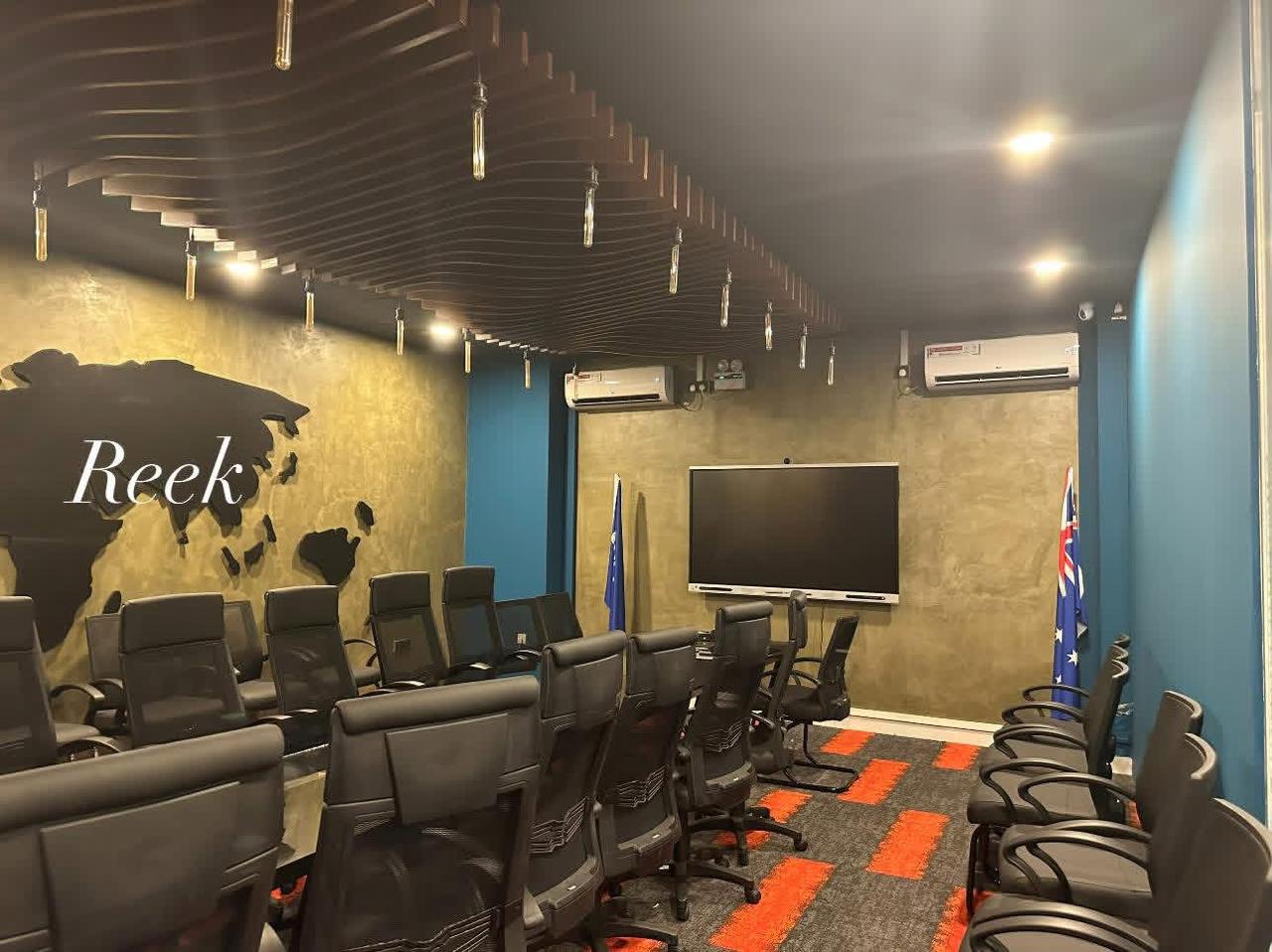 Reek Interior Executive Desk